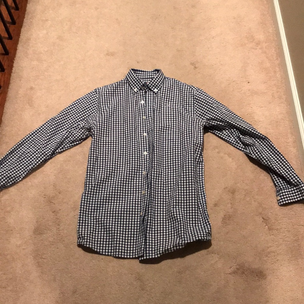 Vineyard vines whale shirt